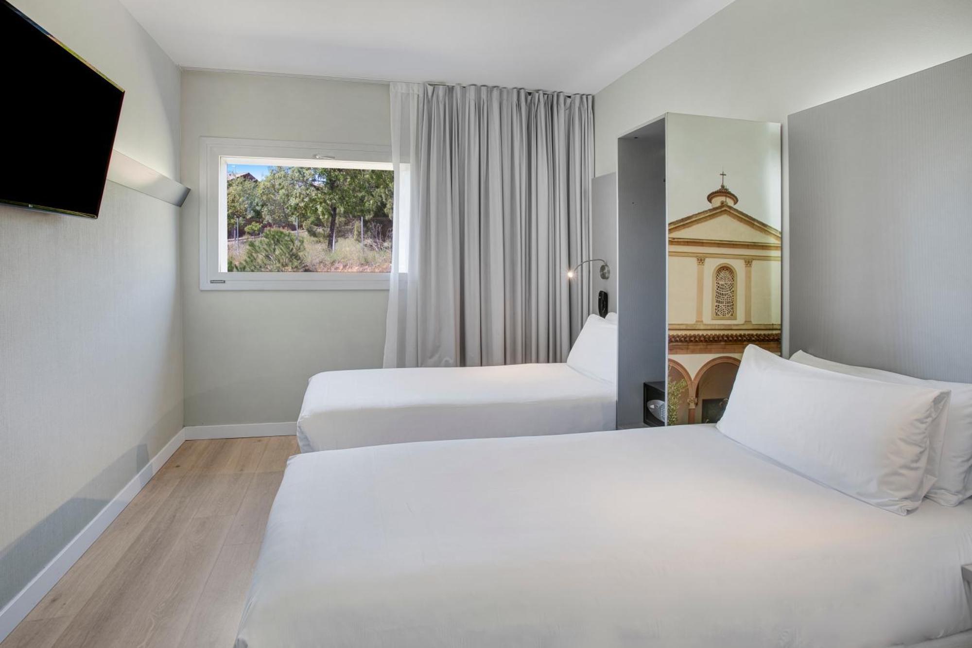 B&B Hotel Figueres Фігерас Екстер'єр фото