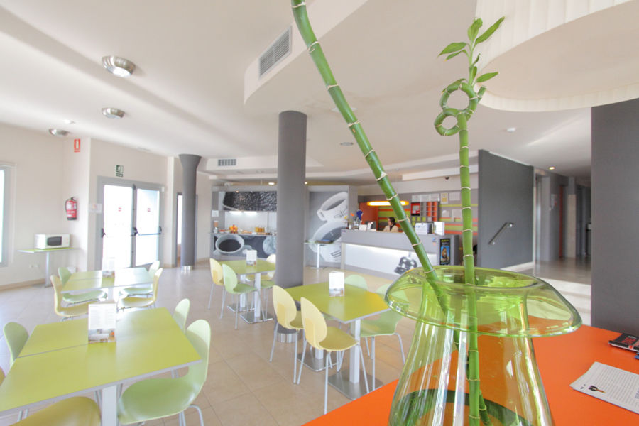 B&B Hotel Figueres Фігерас Екстер'єр фото